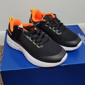 MTA Sport Kids Black and Orange Athletic Shoes sz 13